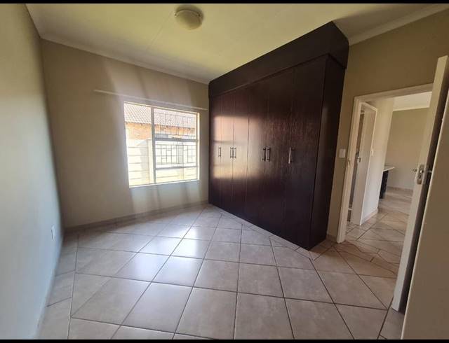 2 BEDROOM PROPERTY TO RENT IN RIVERSDALE